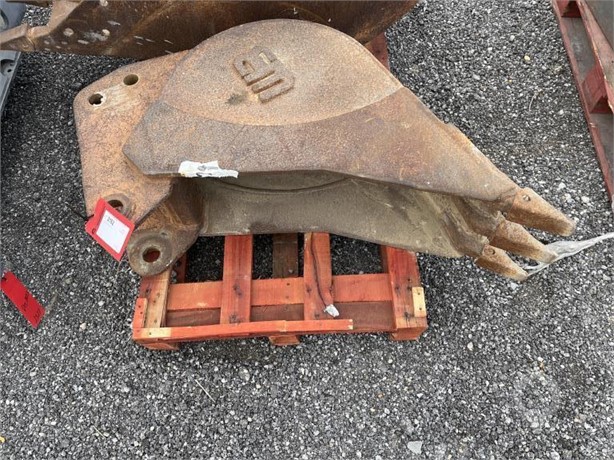 12" EXCAVATOR BUCKET Used Other auction results