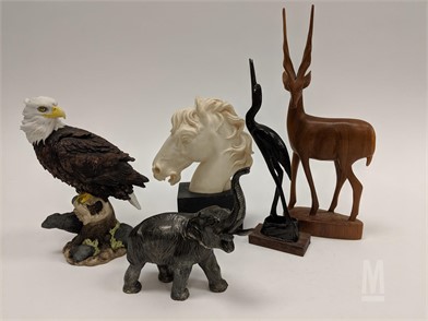 Collection Of Animal Sculptures Otros Artículos Para La - roblox highschool lunch lady toys games bricks