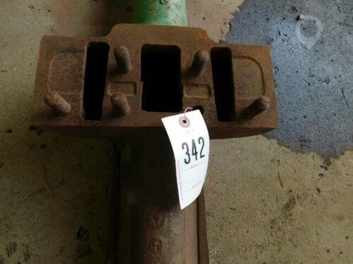 JOHN DEERE H TRACTOR FRONT PEDESTAL Used Other for sale
