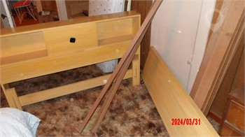 FULL SIZE BEDSTEAD Used Beds / Bedroom Sets Furniture for sale