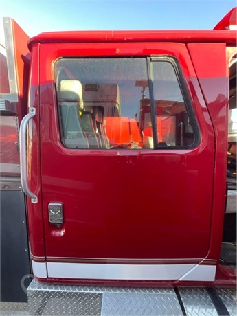 1995 INTERNATIONAL 4900 Used Door Truck / Trailer Components for sale