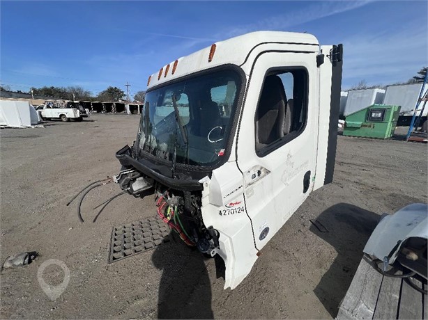 2019 FREIGHTLINER CASCADIA 126 Used Cab Truck / Trailer Components for sale