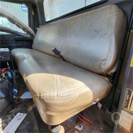 1993 INTERNATIONAL 4900 Used Seat Truck / Trailer Components for sale