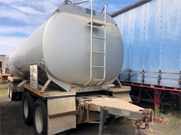 2002 HOLMWOOD Used Gasoline / Fuel Tank Trailers for sale