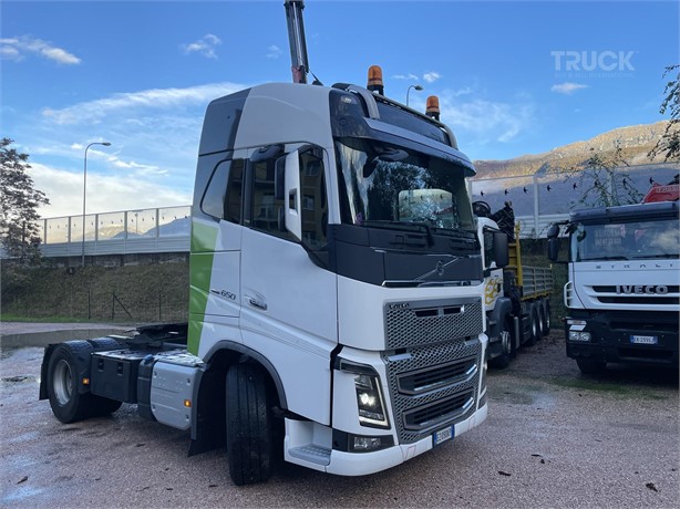 2015 VOLVO FH16.650 Used Sattelzugmaschine mit Schlafkabine zum verkauf