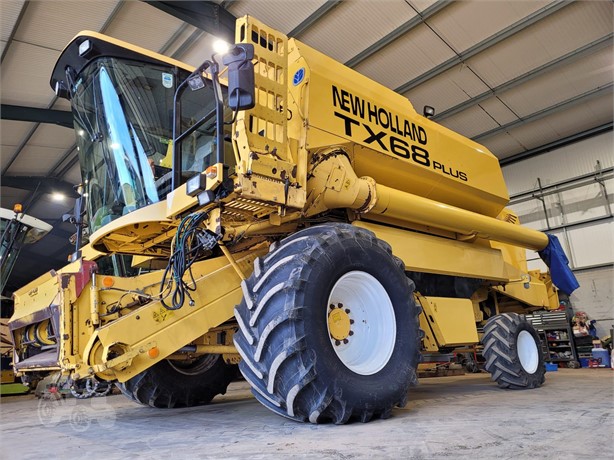 2001 NEW HOLLAND TX68 PLUS Used Combine Harvesters for sale
