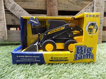 NEW HOLLAND BIG FARM 1/16 SCALE L225 SKID STEER New Other for sale