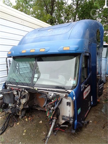 2006 FREIGHTLINER COLUMBIA 120 Used Cab Truck / Trailer Components for sale