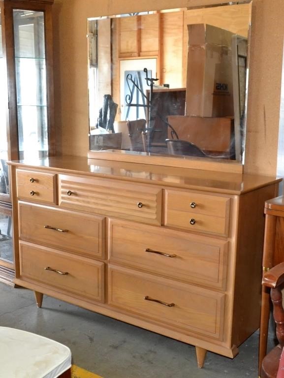 Vintage Light Wood Dresser Mirror 7 Drawers Big Al S Auction