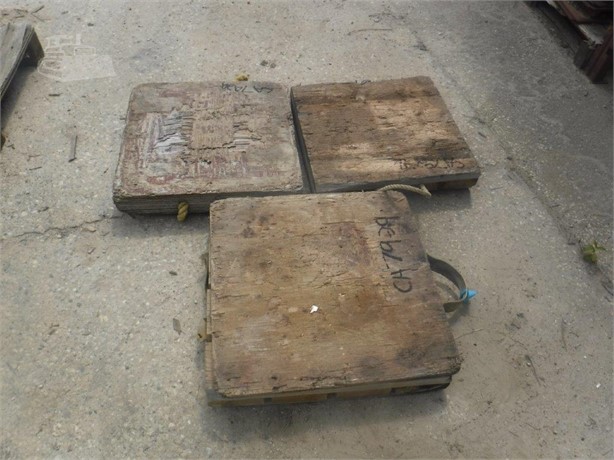 1900 CRANE PADS Used Outrigger Mat Pads and Cribbing for sale