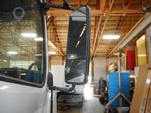 2005 VOLVO VNL 780 Used Glass Truck / Trailer Components for sale
