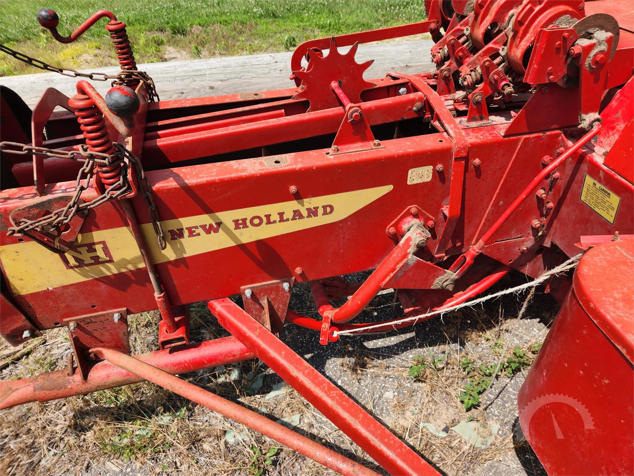 NEW HOLLAND 269 Auction Results