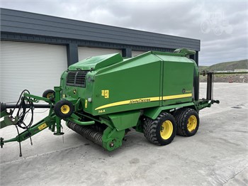 2009 JOHN DEERE 744 Used Round Balers for sale