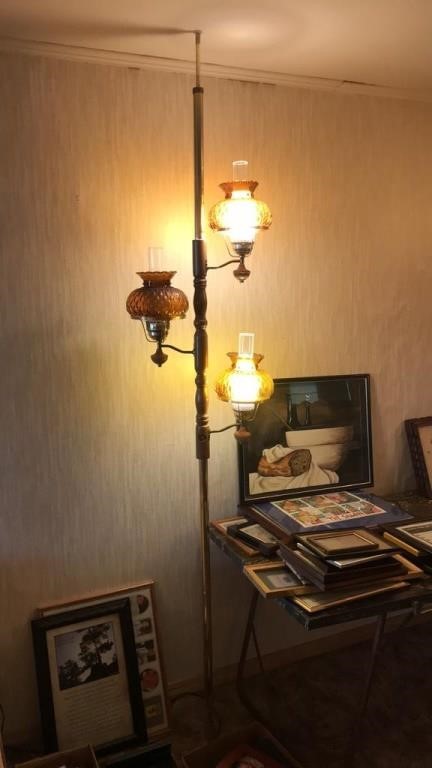 Floor Ceiling Pole Lamp United Country Heard Auction Real