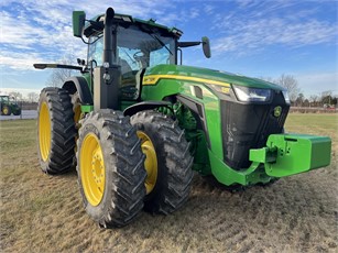 8R 230 Tractor, 230HP, Row-Crop Tractors