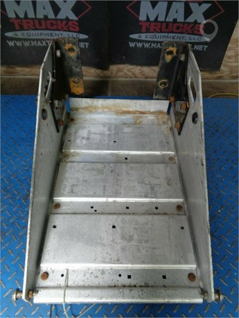 2005 INTERNATIONAL 9400 Used Battery Box Truck / Trailer Components for sale
