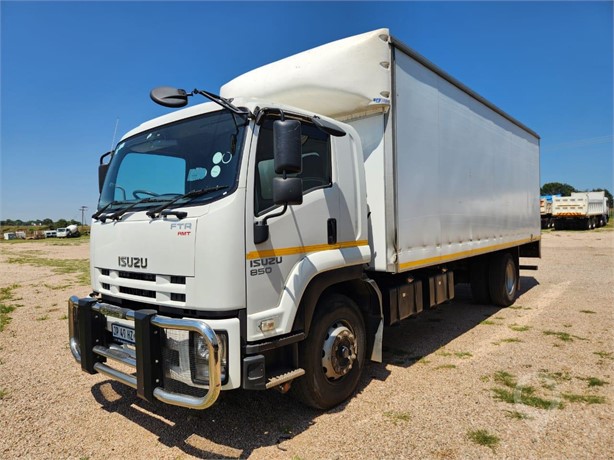 2020 ISUZU FTR Used Box Trucks for sale