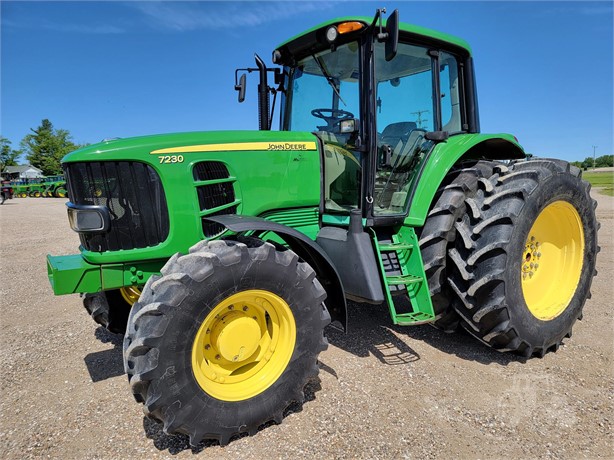 2009 JOHN DEERE 7230 Used 100 HP to 174 HP Tractors for sale
