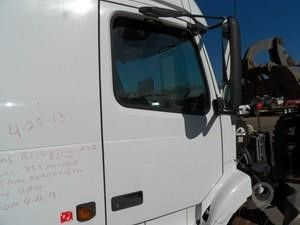 2001 VOLVO VNL64T Used Door Truck / Trailer Components for sale
