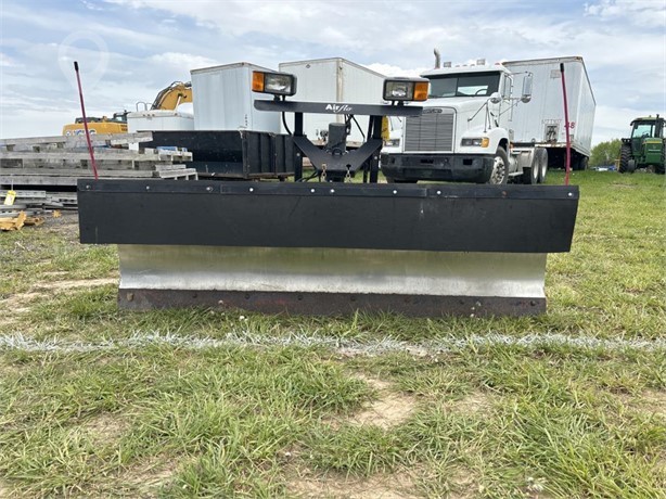 AIRFLOW 7'6" STAINLESS SNOW PLOW Used Plow Truck / Trailer Components auction results