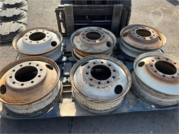 HUB PILOT 24.5 X 8.25 Used Wheel Truck / Trailer Components for sale