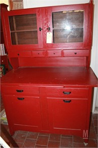 Vintage Wood Red Butler S Pantry Cabinet Otros Articulos Para La Venta 1 Anuncios Marketbook Gt Pagina 1 De 1 - ammco bus roblox music codes joey trap