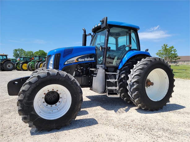 2004 NEW HOLLAND TG285 Used 175 HP to 299 HP Tractors for sale