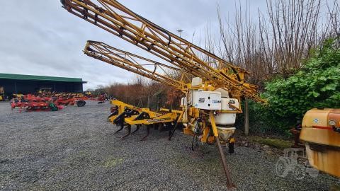 1992 KNIGHT FARM MACHINERY 1000 Used 3pt Sprayers for sale