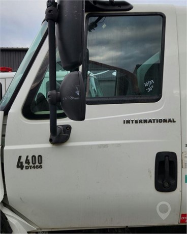 2006 INTERNATIONAL 4400 Used Door Truck / Trailer Components for sale