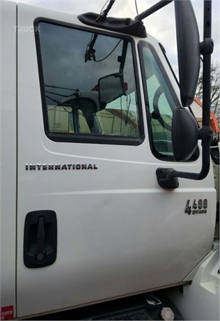 2006 INTERNATIONAL 4400 Used Tür LKW- / Anhängerkomponenten zum verkauf