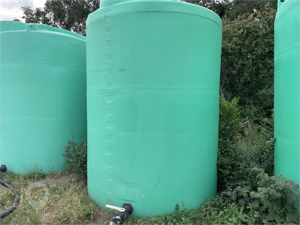 (5) 3000 GALLON POLY TANKS Used Storage Bins - Liquid/Dry auction results