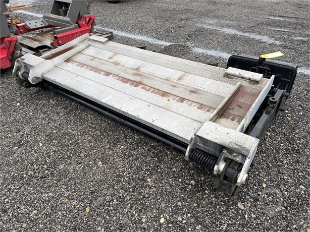 MAXON TAILGATE LIFT Used Lift Gate Truck / Trailer Components auction results