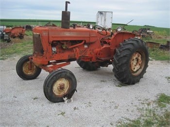 1965 Allis Chalmers D17 IV Tractor - $9,895