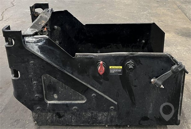KENWORTH T880 Used Battery Box Truck / Trailer Components for sale
