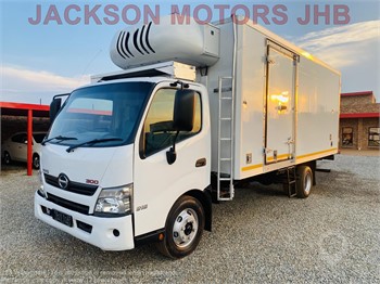 2014 HINO 300 915 Used Refrigerated Trucks for sale