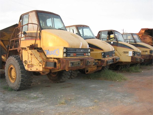 2004 CATERPILLAR 725 Dump Trucks dismantled machines
