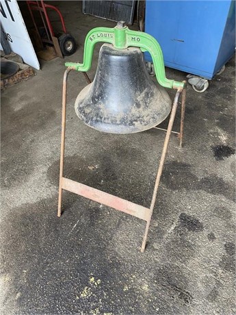 1900 JOHN DEERE LARGE BELL Used Other Decorative for sale