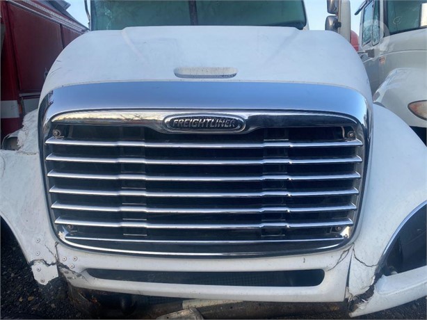 2005 FREIGHTLINER COLUMBIA 120 Used Grill Truck / Trailer Components for sale