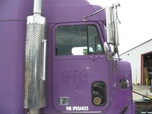 2000 FREIGHTLINER FLD120 CLASSIC Used Door Truck / Trailer Components for sale