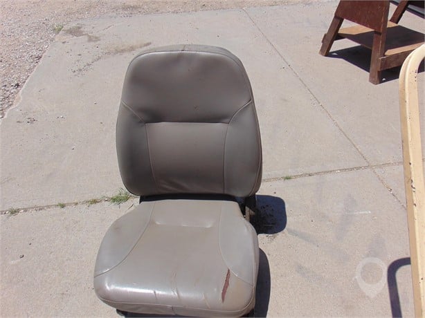 VINYL SEAT TRUCK SEAT Used Seat Truck / Trailer Components auction results