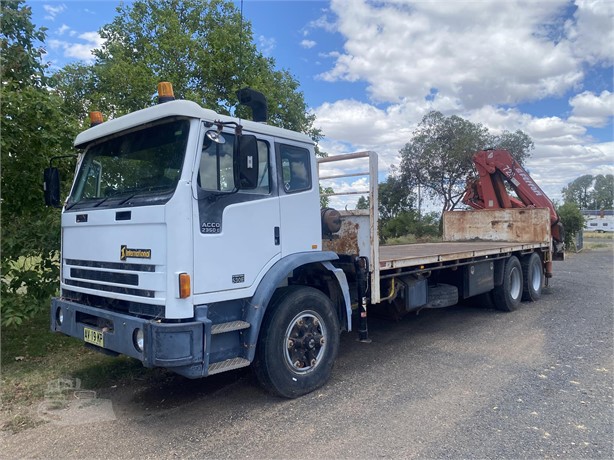 1998 INTERNATIONAL ACCO 2350E Used クレーントラック