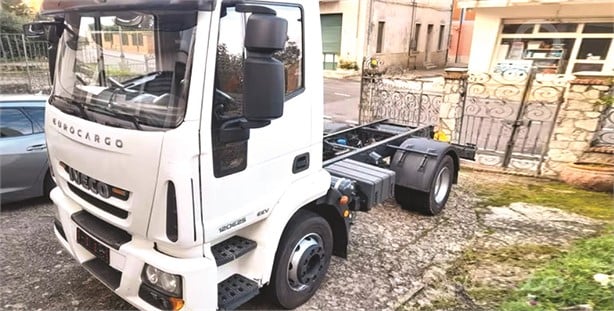 2013 IVECO EUROCARGO 120E25 Used Chassis Cab Trucks for sale