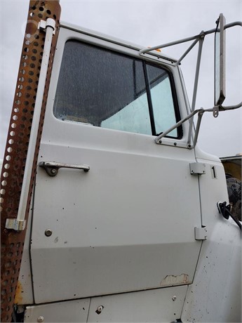 1986 FORD LNT8000 Used Door Truck / Trailer Components for sale