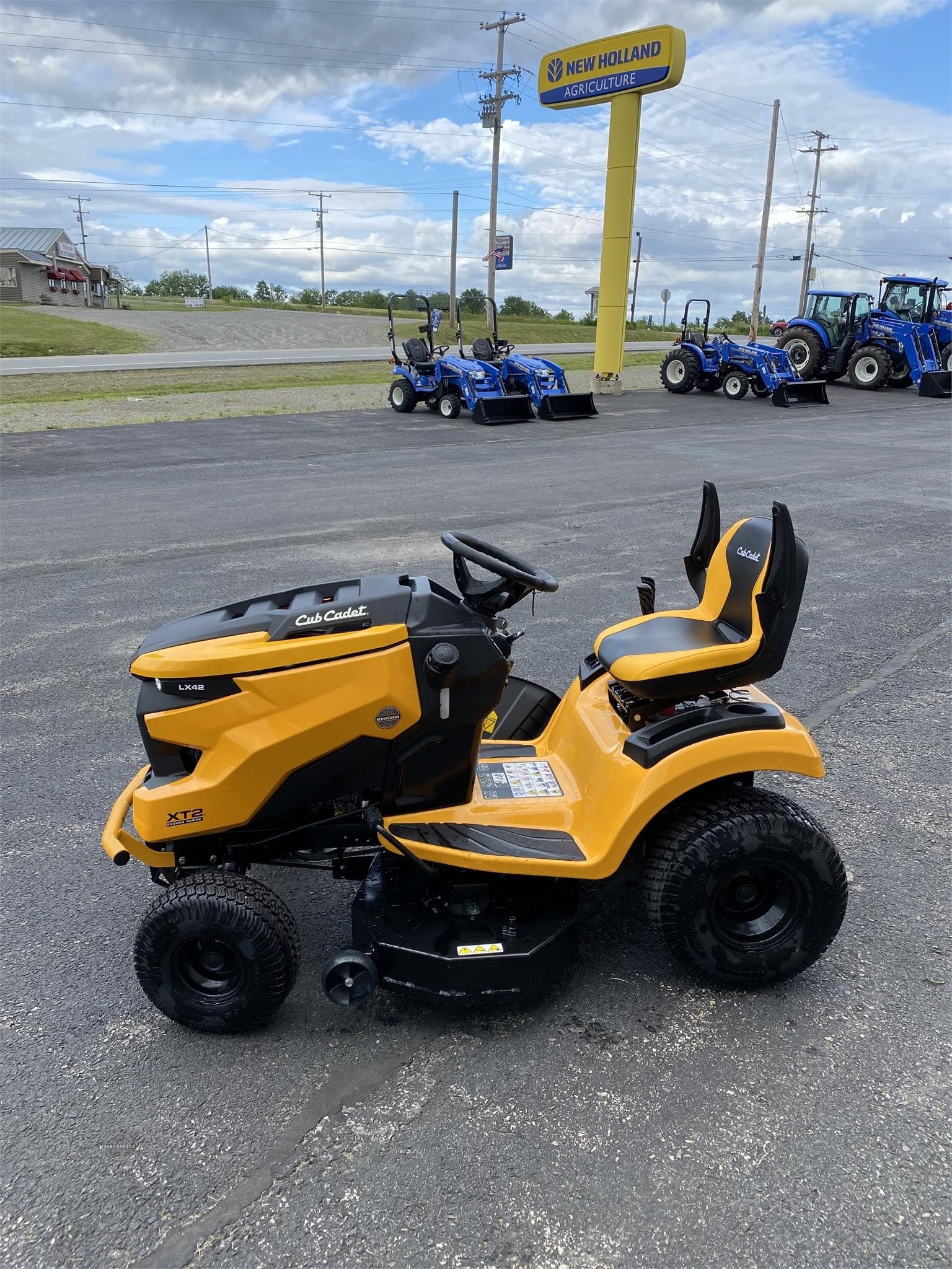 2021 CUB CADET XT2 LX42 For Sale In Knox, Maine