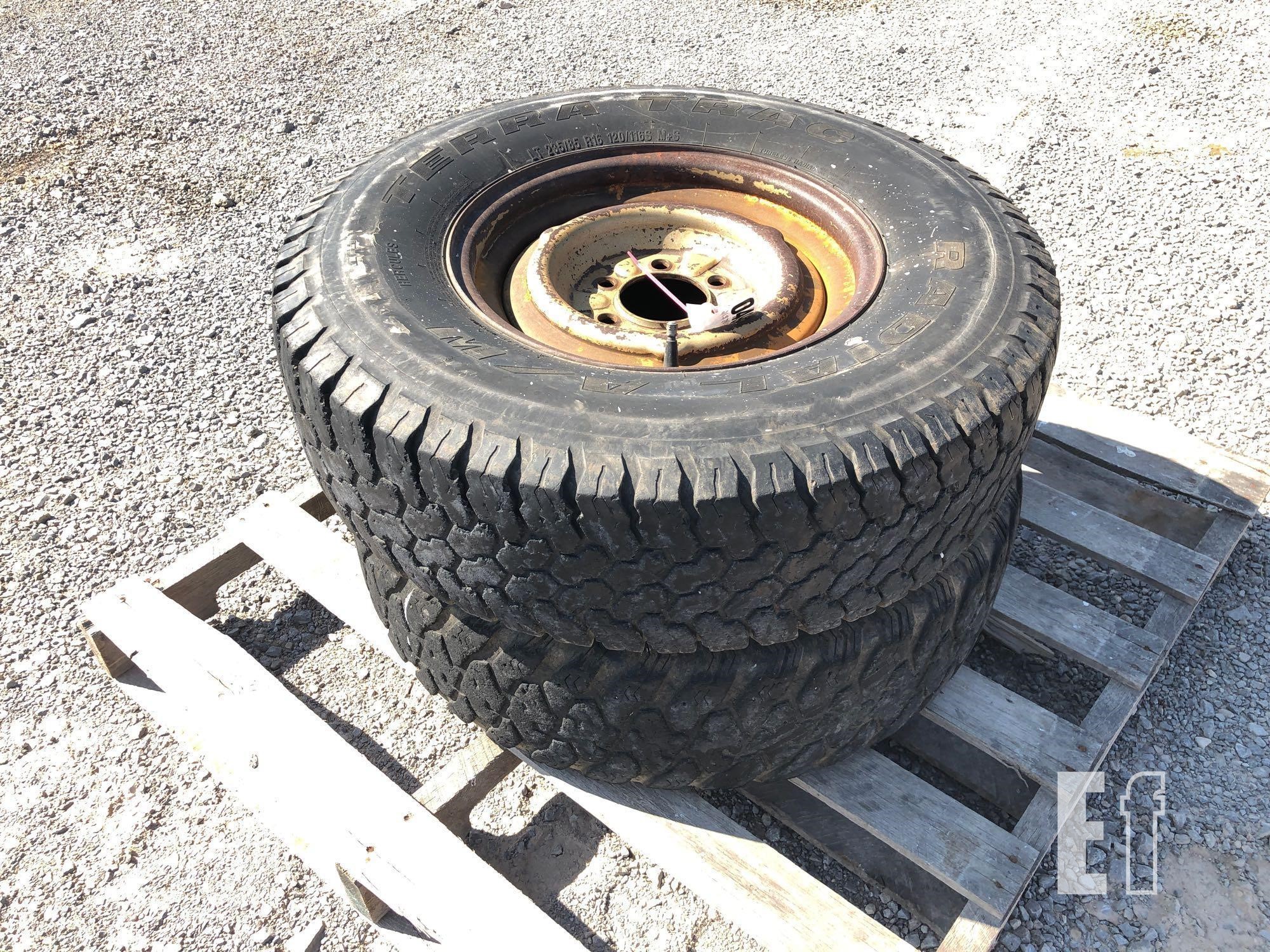 Equipmentfacts Com 1 Yartu Lt 235 85 R16 Tire On 6 Hole Rim Online Auctions
