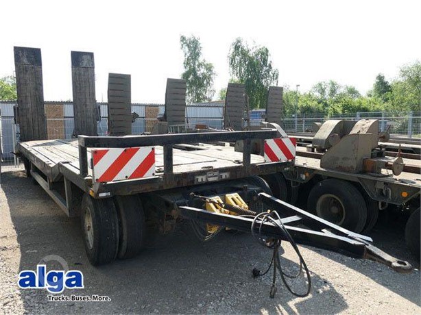 2011 MOESLEIN 3-ACHSER, 30TO. GG., 24TO. NL, RAMPEN, 50ER ÖSE Used Low Loader Trailers for sale