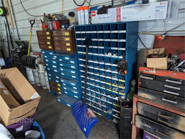 2015 LAWSON BARNES Used Werkzeugboxen zum verkauf
