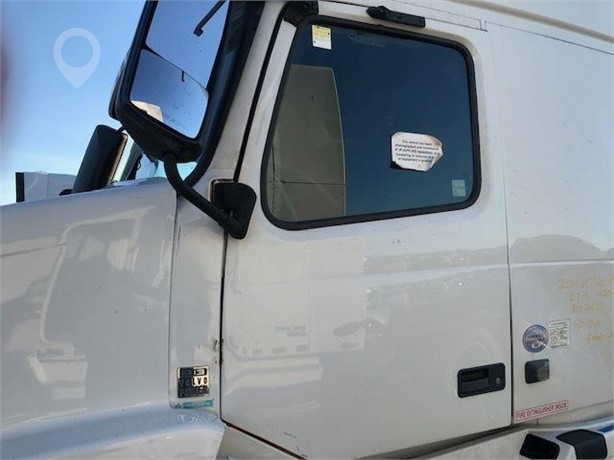 2014 VOLVO VNL Used Door Truck / Trailer Components for sale