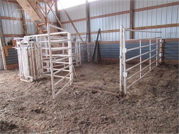 Cattle pen with canopy 10x15x10 cm