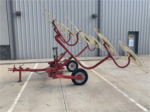 Tonutti RTP-8 Carted hay rake - hydrolic folding